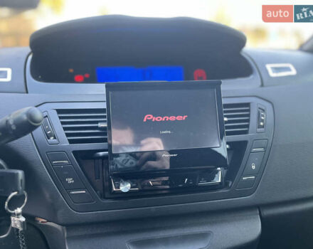 Серый Ситроен С4 Пикассо, объемом двигателя 1.6 л и пробегом 125 тыс. км за 5400 $, фото 34 на Automoto.ua