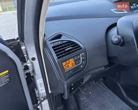 Серый Ситроен С4 Пикассо, объемом двигателя 1.8 л и пробегом 187 тыс. км за 3999 $, фото 24 на Automoto.ua