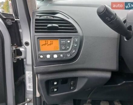 Серый Ситроен С4 Пикассо, объемом двигателя 1.56 л и пробегом 320 тыс. км за 5750 $, фото 15 на Automoto.ua