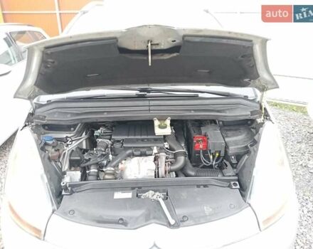 Серый Ситроен С4 Пикассо, объемом двигателя 1.56 л и пробегом 320 тыс. км за 5750 $, фото 17 на Automoto.ua