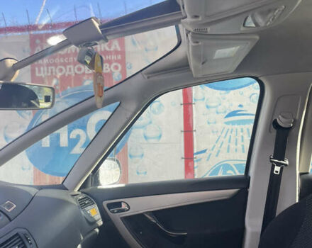 Сітроен С4 Пікассо 2010 у Чернівцях на Automoto.ua Сірий Сітроен С4 Пікассо, об'ємом двигуна 1.6 л та пробігом 266 тис. км за 4999 $, фото 11 на Automoto.ua