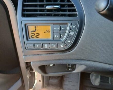 Серый Ситроен С4 Пикассо, объемом двигателя 1.56 л и пробегом 305 тыс. км за 6500 $, фото 12 на Automoto.ua