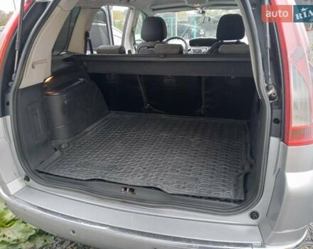 Серый Ситроен С4 Пикассо, объемом двигателя 1.56 л и пробегом 320 тыс. км за 5750 $, фото 3 на Automoto.ua