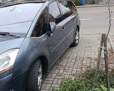 Серый Ситроен С4 Пикассо, объемом двигателя 2 л и пробегом 390 тыс. км за 7200 $, фото 1 на Automoto.ua