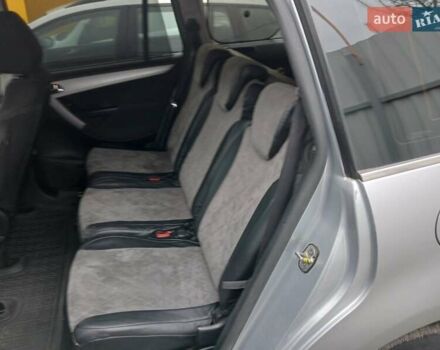 Серый Ситроен С4 Пикассо, объемом двигателя 1.56 л и пробегом 320 тыс. км за 5750 $, фото 2 на Automoto.ua
