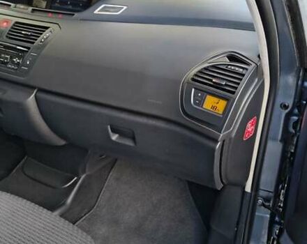 Сірий Сітроен С4 Пікассо, об'ємом двигуна 1.56 л та пробігом 300 тис. км за 6499 $, фото 23 на Automoto.ua