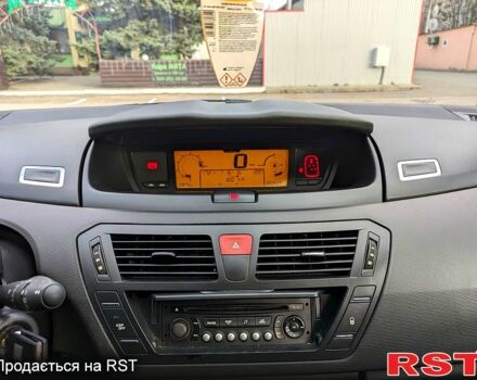 Серый Ситроен С4 Пикассо, объемом двигателя 1.6 л и пробегом 212 тыс. км за 5600 $, фото 6 на Automoto.ua