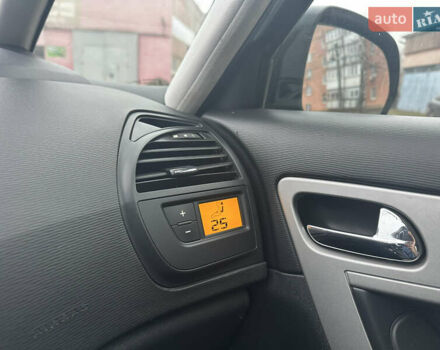 Серый Ситроен С4 Пикассо, объемом двигателя 1.56 л и пробегом 222 тыс. км за 6900 $, фото 42 на Automoto.ua