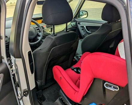 Серый Ситроен С4 Пикассо, объемом двигателя 1.6 л и пробегом 212 тыс. км за 5600 $, фото 7 на Automoto.ua