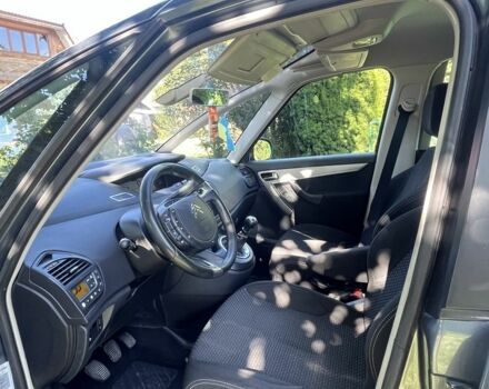 Серый Ситроен С4 Пикассо, объемом двигателя 1.6 л и пробегом 185 тыс. км за 8000 $, фото 4 на Automoto.ua