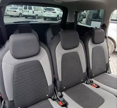 Серый Ситроен С4 Пикассо, объемом двигателя 1.56 л и пробегом 320 тыс. км за 9900 $, фото 17 на Automoto.ua