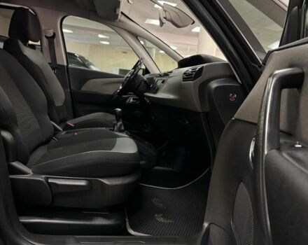 Серый Ситроен С4 Пикассо, объемом двигателя 2 л и пробегом 183 тыс. км за 10000 $, фото 9 на Automoto.ua