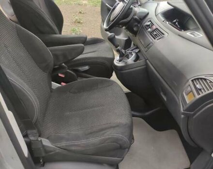 Серый Ситроен С4 Пикассо, объемом двигателя 1.56 л и пробегом 297 тыс. км за 4700 $, фото 5 на Automoto.ua