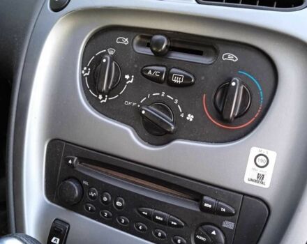 Серый Ситроен С4 Пикассо, объемом двигателя 1.6 л и пробегом 220 тыс. км за 4000 $, фото 7 на Automoto.ua