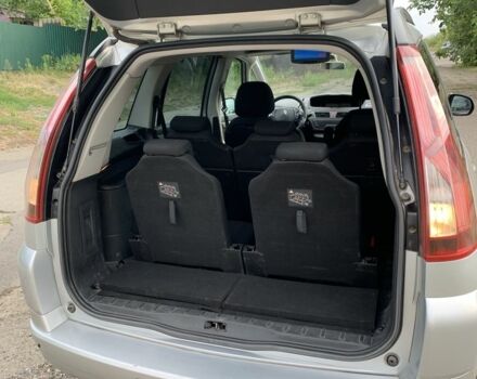 Серый Ситроен С4 Пикассо, объемом двигателя 2 л и пробегом 350 тыс. км за 6000 $, фото 4 на Automoto.ua