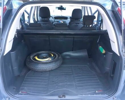 Серый Ситроен С4 Пикассо, объемом двигателя 1.6 л и пробегом 223 тыс. км за 5500 $, фото 9 на Automoto.ua