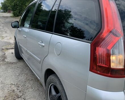 Серый Ситроен С4 Пикассо, объемом двигателя 2 л и пробегом 350 тыс. км за 6000 $, фото 2 на Automoto.ua