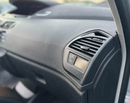 Сірий Сітроен С4 Пікассо, об'ємом двигуна 1.6 л та пробігом 201 тис. км за 6000 $, фото 17 на Automoto.ua