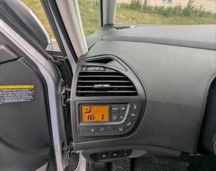 Серый Ситроен С4 Пикассо, объемом двигателя 1.6 л и пробегом 287 тыс. км за 7400 $, фото 11 на Automoto.ua