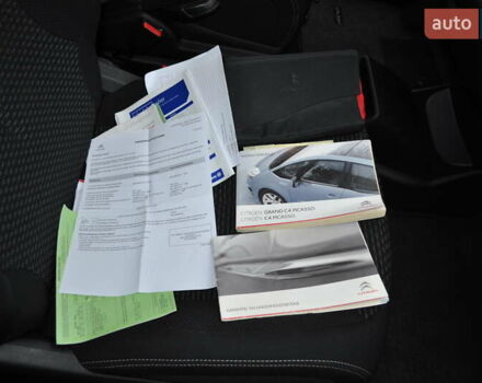 Серый Ситроен С4 Пикассо, объемом двигателя 1.6 л и пробегом 206 тыс. км за 8300 $, фото 29 на Automoto.ua