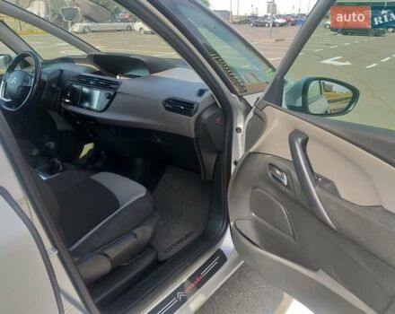 Серый Ситроен С4 Пикассо, объемом двигателя 1.56 л и пробегом 296 тыс. км за 9500 $, фото 9 на Automoto.ua