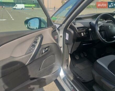 Серый Ситроен С4 Пикассо, объемом двигателя 1.56 л и пробегом 296 тыс. км за 9500 $, фото 5 на Automoto.ua