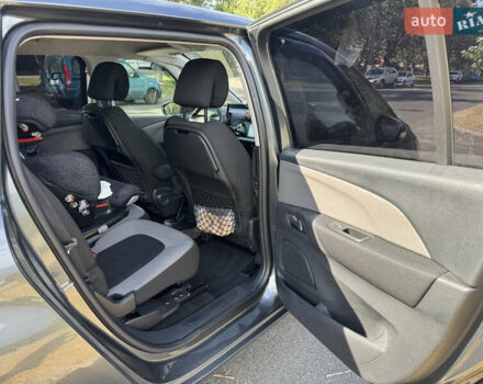 Серый Ситроен С4 Пикассо, объемом двигателя 1.56 л и пробегом 300 тыс. км за 11000 $, фото 10 на Automoto.ua