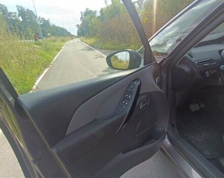 Серый Ситроен С4 Пикассо, объемом двигателя 1.56 л и пробегом 160 тыс. км за 15000 $, фото 2 на Automoto.ua