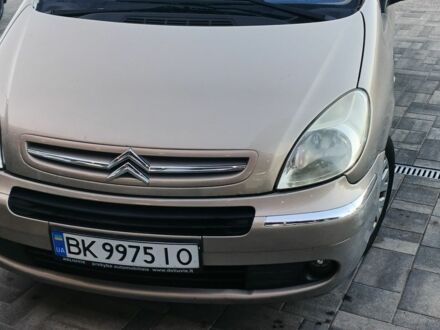 Серый Ситроен С4 Пикассо, объемом двигателя 1.7 л и пробегом 280 тыс. км за 1800 $, фото 1 на Automoto.ua
