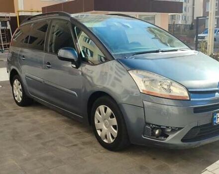 Серый Ситроен С4 Пикассо, объемом двигателя 2 л и пробегом 300 тыс. км за 5600 $, фото 1 на Automoto.ua