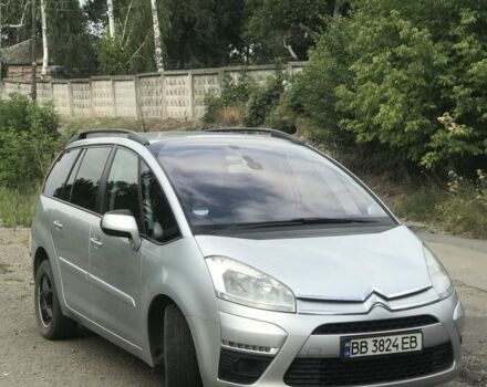 Серый Ситроен С4 Пикассо, объемом двигателя 2 л и пробегом 350 тыс. км за 6000 $, фото 1 на Automoto.ua