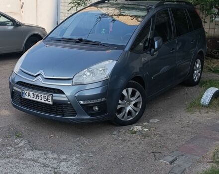 Серый Ситроен С4 Пикассо, объемом двигателя 2 л и пробегом 214 тыс. км за 7300 $, фото 1 на Automoto.ua