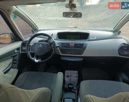 Синий Ситроен С4 Пикассо, объемом двигателя 2 л и пробегом 200 тыс. км за 5500 $, фото 4 на Automoto.ua