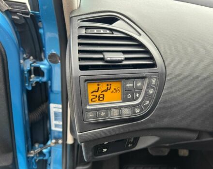 Синий Ситроен С4 Пикассо, объемом двигателя 2 л и пробегом 280 тыс. км за 5500 $, фото 12 на Automoto.ua