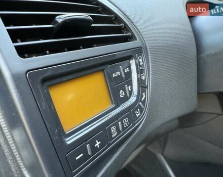 Синій Сітроен С4 Пікассо, об'ємом двигуна 1.56 л та пробігом 253 тис. км за 4900 $, фото 56 на Automoto.ua