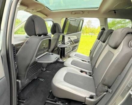 Сітроен С4 Пікассо 2017 у Хмельницькому на Automoto.ua Зелений Сітроен С4 Пікассо, об'ємом двигуна 2 л та пробігом 110 тис. км за 7000 $, фото 9 на Automoto.ua