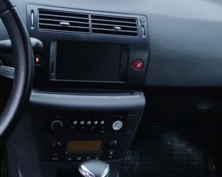 Белый Ситроен С4, объемом двигателя 1.6 л и пробегом 300 тыс. км за 2700 $, фото 8 на Automoto.ua