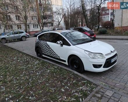 Белый Ситроен С4, объемом двигателя 1.59 л и пробегом 295 тыс. км за 2800 $, фото 2 на Automoto.ua