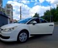 Белый Ситроен С4, объемом двигателя 1.6 л и пробегом 300 тыс. км за 4600 $, фото 1 на Automoto.ua