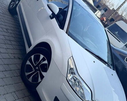 Белый Ситроен С4, объемом двигателя 1.59 л и пробегом 230 тыс. км за 4300 $, фото 11 на Automoto.ua