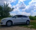 Белый Ситроен С4, объемом двигателя 1.6 л и пробегом 300 тыс. км за 4600 $, фото 1 на Automoto.ua
