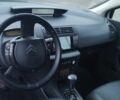 Белый Ситроен С4, объемом двигателя 1.6 л и пробегом 300 тыс. км за 2700 $, фото 7 на Automoto.ua
