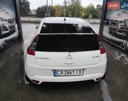 Білий Сітроен С4, об'ємом двигуна 1.59 л та пробігом 255 тис. км за 2999 $, фото 6 на Automoto.ua