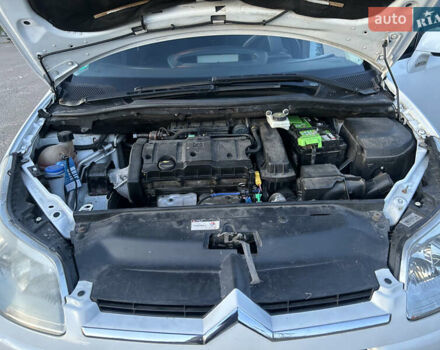 Белый Ситроен С4, объемом двигателя 1.6 л и пробегом 227 тыс. км за 4600 $, фото 9 на Automoto.ua