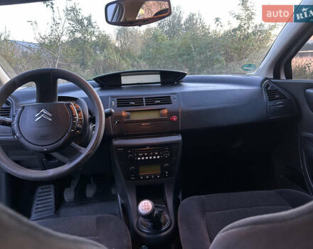 Белый Ситроен С4, объемом двигателя 1.6 л и пробегом 227 тыс. км за 4600 $, фото 6 на Automoto.ua