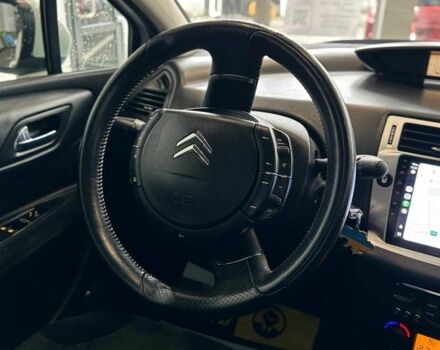 Белый Ситроен С4, объемом двигателя 1.6 л и пробегом 255 тыс. км за 5700 $, фото 10 на Automoto.ua