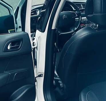 Белый Ситроен С4, объемом двигателя 1.6 л и пробегом 170 тыс. км за 6900 $, фото 17 на Automoto.ua