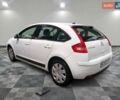 Белый Ситроен С4, объемом двигателя 1.4 л и пробегом 184 тыс. км за 5900 $, фото 2 на Automoto.ua