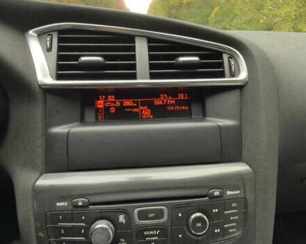 Білий Сітроен С4, об'ємом двигуна 1.6 л та пробігом 245 тис. км за 6350 $, фото 11 на Automoto.ua