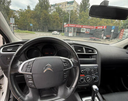 Белый Ситроен С4, объемом двигателя 1.6 л и пробегом 165 тыс. км за 7300 $, фото 10 на Automoto.ua